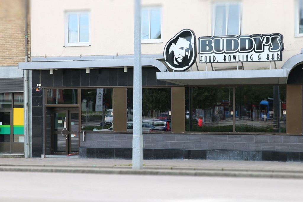 Buddy's Food, Bowling & Bar